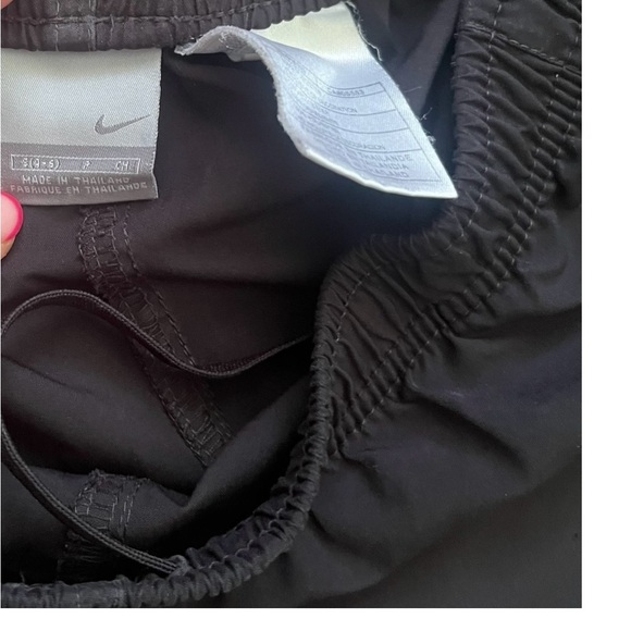Nike athletic sports activewear shorts S(4-6) black pockets split hem logo - Picture 6 of 13